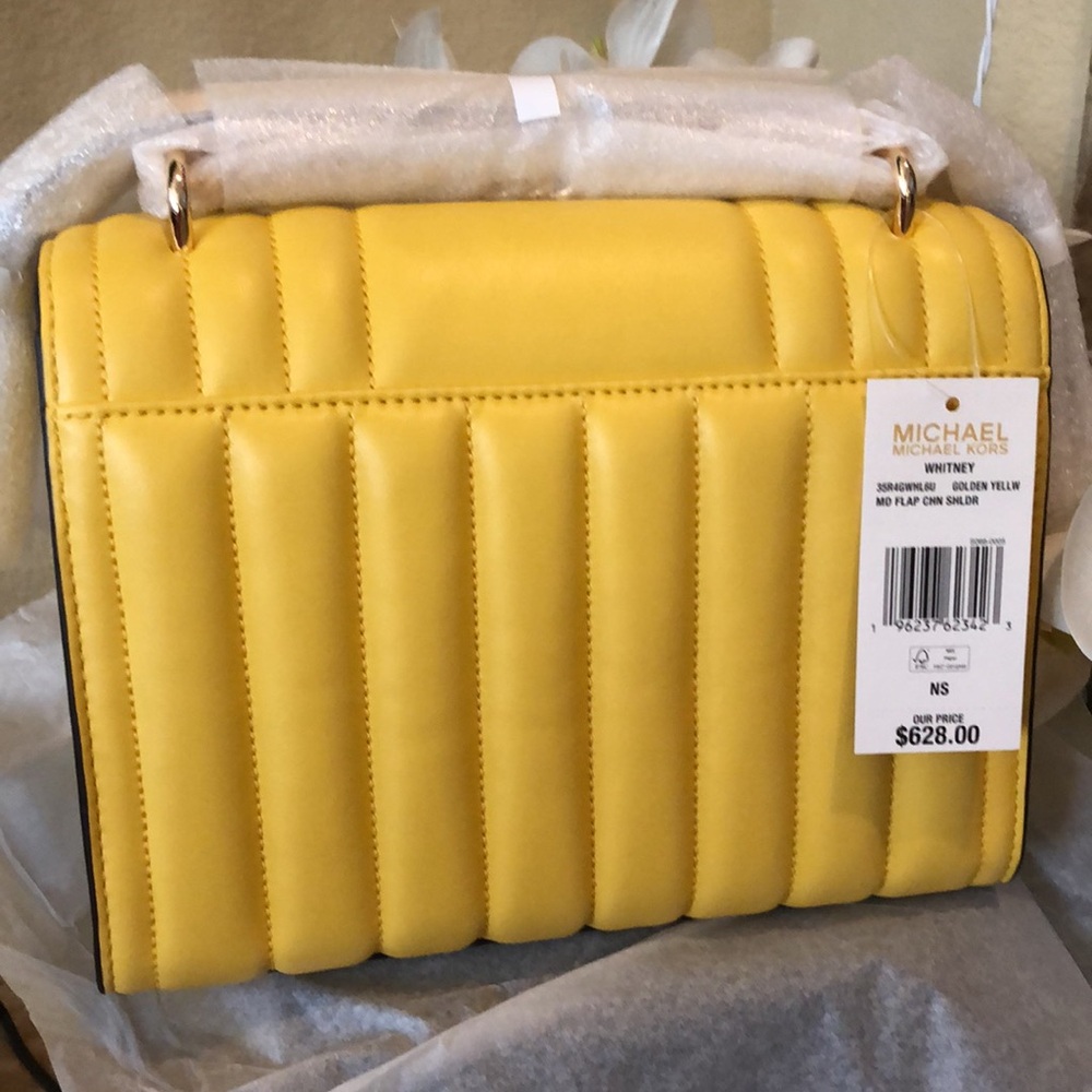 Michael Kors Quilted Chain Shoulder Bag 🎥 - Picture 5 of 11